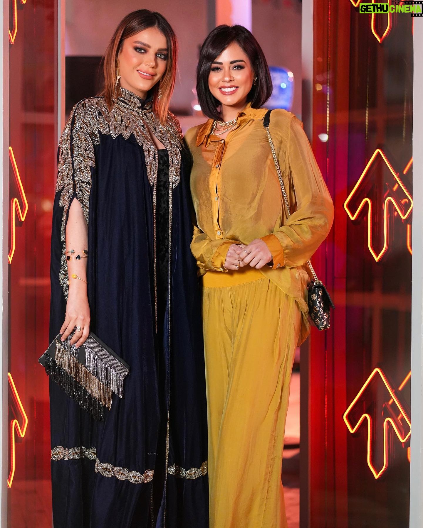 Heba ElSisi Instagram - It was a such beautiful company 🤩@taj_nights shour by @cffagency #ramdannights #hebaelsisy Kaftan @nanaskaftans Makeup @makeupgygyawed Earring & bangles &bag @taleed_lamya Hair @chezrichard Taken by Mego @maged_helal