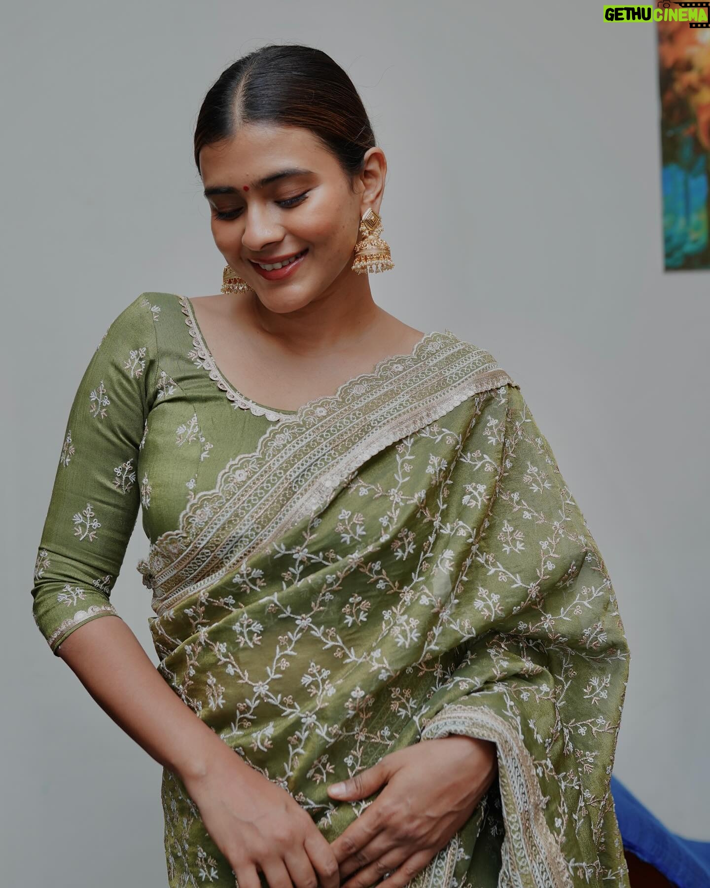 Hebah Patel Instagram - A hot(literal) minute in Tirupati! 🧡