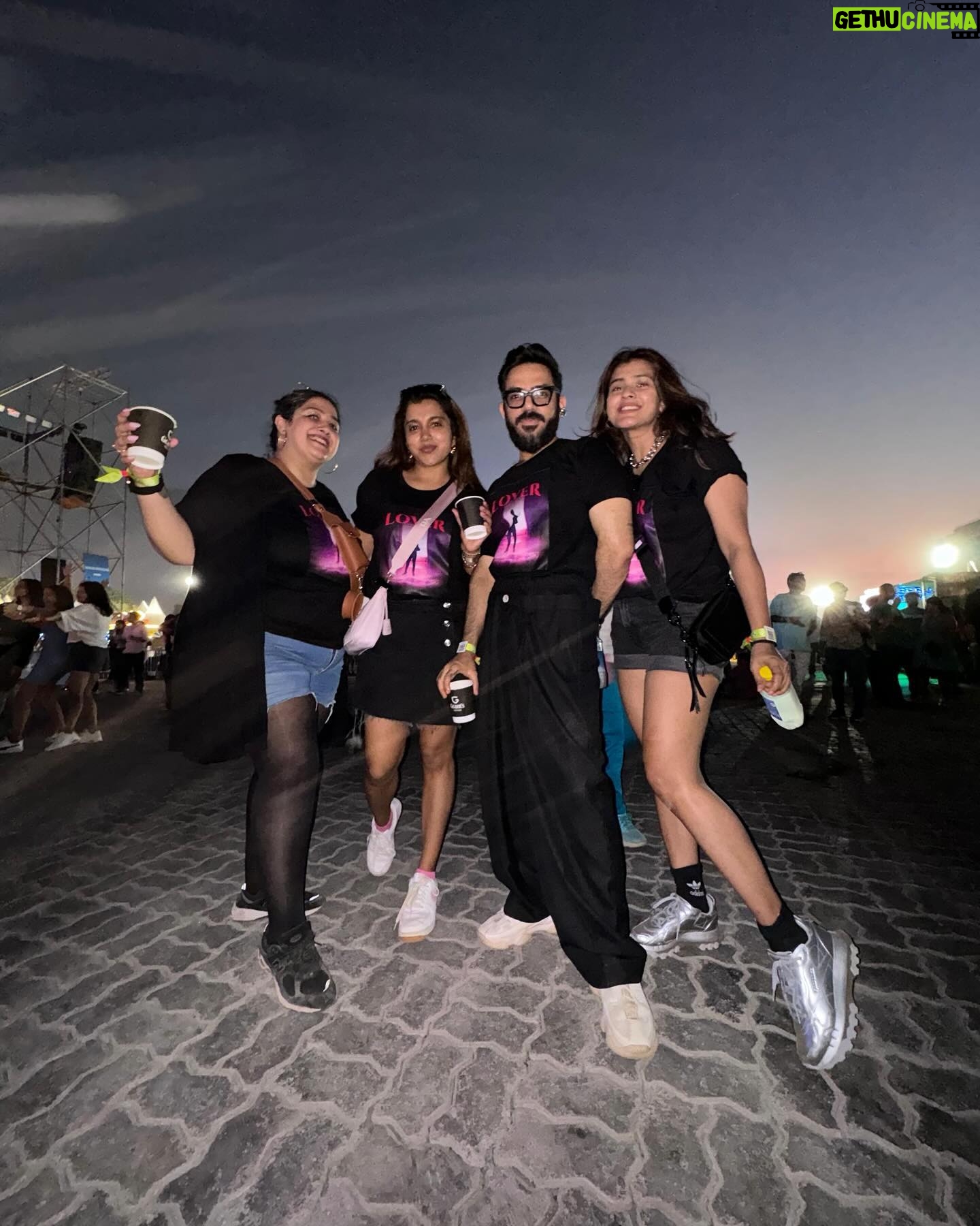Hebah Patel Instagram - Diljit lovers! ♾️