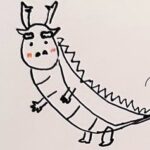Hebe Tien Fu-chen Instagram - 出水福龍 甄不知道從哪一年開始，走上這條在年節禮盒賀卡上，畫該年生肖的不歸路。 其實從去年兔年過年，我就開始擔心要怎麼畫龍，導致整個事業重心完全擺錯地方，放錯重點。 龍，真是一個神秘的存在，畢竟大家都沒看過他本龍。 正當我憂心忡忡，遲遲難下筆，陷入畫龍這攤死水，傷神哀哀叫之時，化妝師好友建議不如畫卡通版的龍，於是才出水福龍。 大年初三，和大家分享這談何龍易、勵志感人的故事。教會大家，天下無難事，只要你有心，整個宇宙龍會來幫你；也教壞大家，不事生產的推託之詞。 獻上出水福龍進化史，記錄我鍥而不捨的努力，也記得自己的天賦不在畫畫這兒。 無論長成怎樣，每一隻都是我獨一無二、珍貴的龍寶寶。 祝大家 新年快樂！ 龍心大悅！ #被畫畫耽誤的歌手哈哈 #想太多