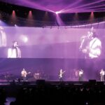Hebe Tien Fu-chen Instagram – 《天堂與泥土》

很開心有機會能和自己欣賞喜歡的團deca joins一起表演。

身為樂迷的我，幸福如置身天堂，興奮緊張之餘，一不小心驗證了我彩排型歌手的宿命，而讓表演不甚完美，摔落地面灰頭土臉，回家懊惱沈澱了兩天，站起來拍拍身上的灰，還是想紀錄下這美好的時刻。

以為置身天堂，轉眼卻看見自己被深淵凝視著；在墜落深淵時又被溫柔地接住。

在這往復之中，deca的音樂可以接住我，彷彿他也明白理解著，日子有時沒那麼好，卻也不至太壞。

能有喜歡的音樂，陪著自己一起漂流，是幸福的。