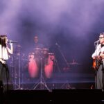 Hebe Tien Fu-chen Instagram – 《天堂與泥土》

很開心有機會能和自己欣賞喜歡的團deca joins一起表演。

身為樂迷的我，幸福如置身天堂，興奮緊張之餘，一不小心驗證了我彩排型歌手的宿命，而讓表演不甚完美，摔落地面灰頭土臉，回家懊惱沈澱了兩天，站起來拍拍身上的灰，還是想紀錄下這美好的時刻。

以為置身天堂，轉眼卻看見自己被深淵凝視著；在墜落深淵時又被溫柔地接住。

在這往復之中，deca的音樂可以接住我，彷彿他也明白理解著，日子有時沒那麼好，卻也不至太壞。

能有喜歡的音樂，陪著自己一起漂流，是幸福的。