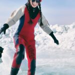 Hebe Tien Fu-chen Instagram – 知床 流冰漫步🧊

難道在山中漫步已經無法滿足這位女子了？

走著走著就走在鄂霍次克海上了

走進一碗巨人的刨冰裡

在皚皚間穿梭

在剔透上漫步

世界真是好玩的遊樂場

#知床
#流水漫步