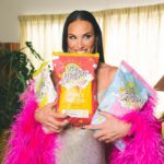 Heidi D’Amelio Instagram – Celebrating #NationalPopcornDay in style with @behappysnacksco of course 🍿🩷✨

Celebrate with me and grab a bag (or four 😉) exclusively at Walmart!