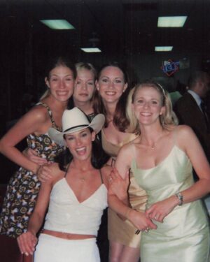 Heidi D'Amelio Instagram - BEEN THAT COWGIRL 🤠 throwing it back to almost exactly 24 years ago rockin’ this same cowboy hat on my wedding day!