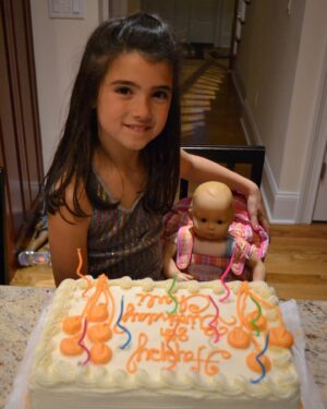 Heidi D'Amelio Instagram - HAPPY BIRTHDAY my sweet Charli girl💚 20 years ago today you came into this world, a week early-I think bc you were excited to get this life of yours started asap and what a life it has been so far! When I think back of me holding you as a newborn I melt. I remember your tiny hands, grabbing onto my fingers and I promised you I will always be here for you to hold on to and I meant that. Here you are-20 years later and watching you soar with no need to hold on to me. You have everything you need to create the life you want that brings you the most amount of happiness and I am so proud of you. If there is ever is a moment you need me to hold on to - I will always be here for you💚 I love you so much 🫒