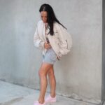 Heidi D’Amelio Instagram – Spring is calling my name with all these pastel tones! 😩🩶🌸