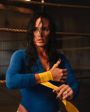 Heidi D'Amelio Instagram - Let this be your reminder you can be beautiful and feminine, while strong and badass… you can be whatever and whoever you want to be - at any age… never stop growing, evolving, and celebrating the victories (big and small) all along the way… 🥊💙✨ Happy #InternationalWomensDay!