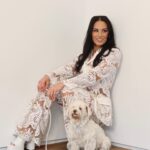 Heidi D'Amelio Instagram - The diva herself… Miss Belle 🤍🐾✨ #dogphotoshoot #allwhiteoutfit #dogshootinspo #outfitideas