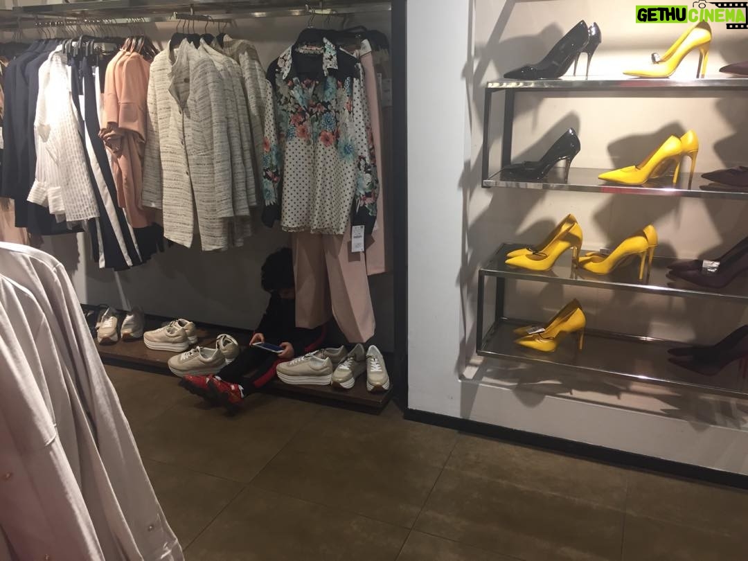 Helen Mirren Instagram - Look closely and you will see a dear little dude getting on with it while his mom shops In Zara