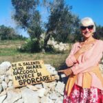 Helen Mirren Instagram – a big thank you grazie mille to whoever wrote this sign, and placed it in the exact spot my sister took the pic of me and the trash we had collected. This slogan is brilliant. Politicians take note and use it! let’s make Salento as beautiful as she can be. Especially now she is suffering with the terrible xylella
