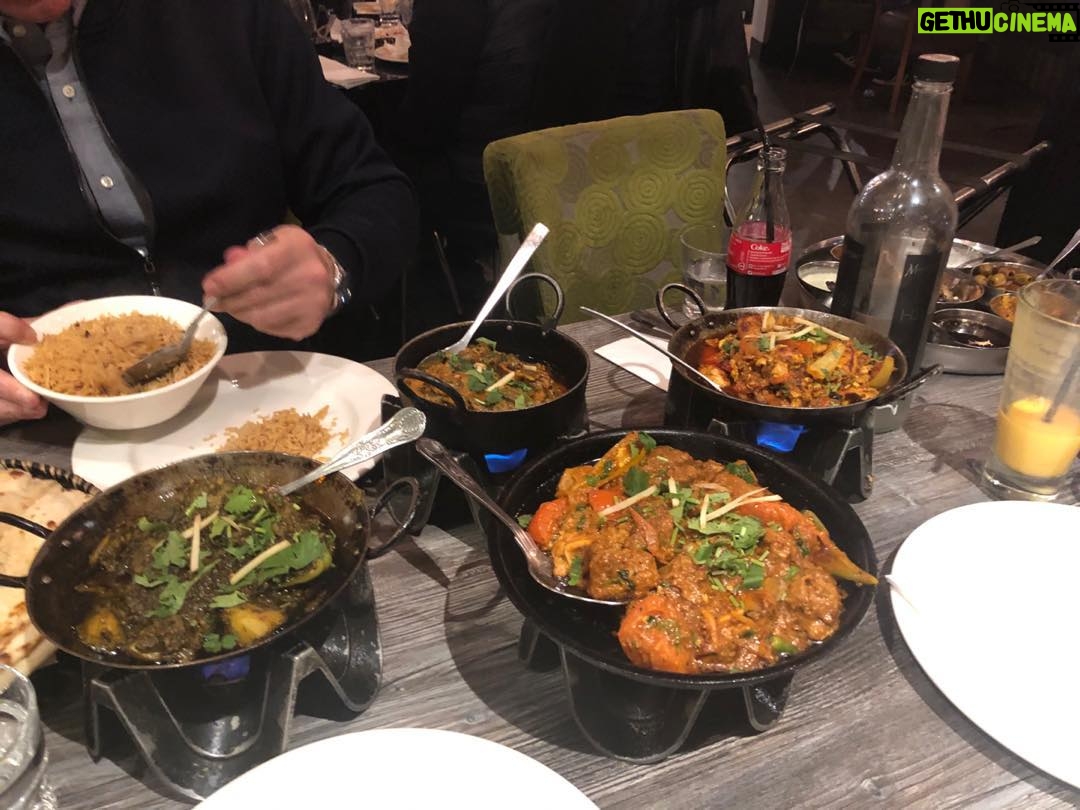 Helen Mirren Instagram - nothing like indian/ pakistani dinner in Bradford Doesn’t get any better,Thank you Mumtaz
