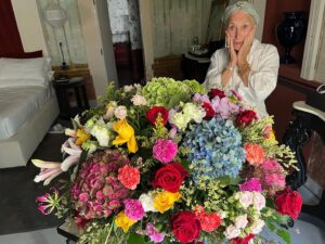 Helen Mirren Instagram - The most gorgeous flowers from @dolcegabbana, designed by Master Florist Bruno Bugiani of @manifesto_flowers_milano!
