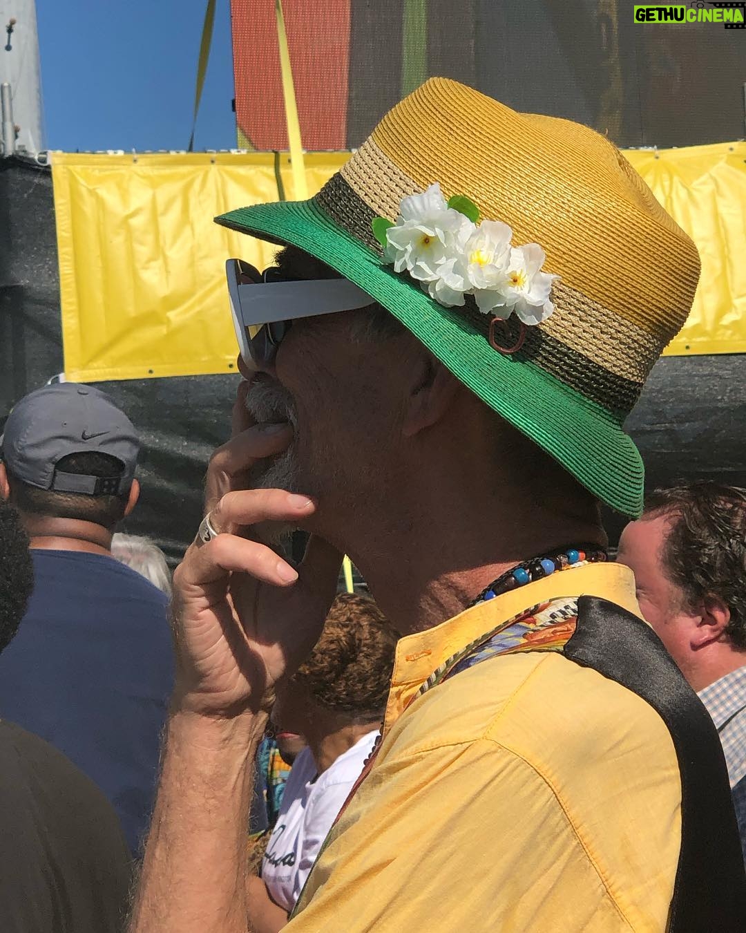 Helen Mirren Instagram - quelques chapeaux de jazz fest