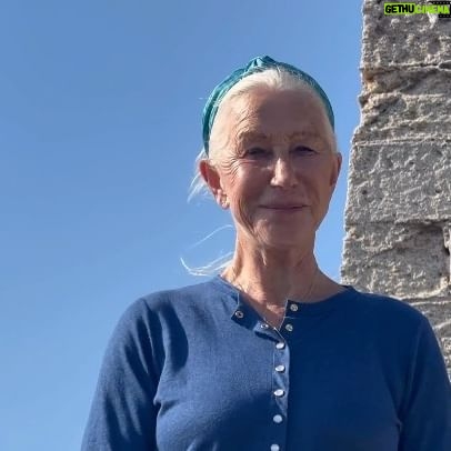 Helen Mirren Instagram - This post is particularly for my Italian speaking followers, please help if you can. There is a link and instructions in Italian for you in my bio. Grazie!