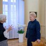 Helen Mirren Instagram - I am very lucky to be able to sometimes meet people of high achievement. Who are also direct and accessible and make their own honey and apple juice! I salute Dalia Grybauskaite President of Lithuania