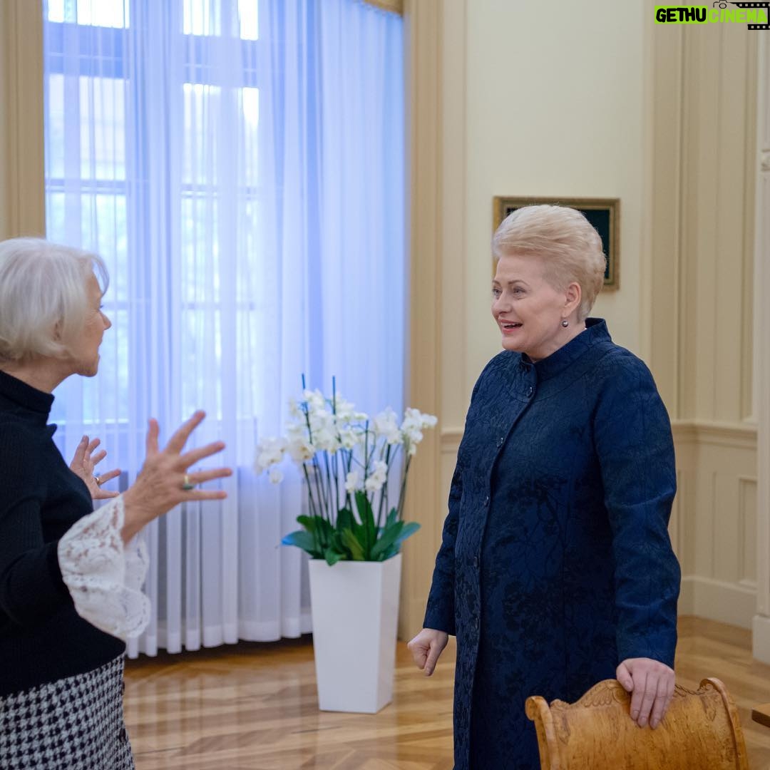 Helen Mirren Instagram - I am very lucky to be able to sometimes meet people of high achievement. Who are also direct and accessible and make their own honey and apple juice! I salute Dalia Grybauskaite President of Lithuania