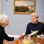 Helen Mirren Instagram - I am very lucky to be able to sometimes meet people of high achievement. Who are also direct and accessible and make their own honey and apple juice! I salute Dalia Grybauskaite President of Lithuania