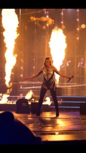 Helene Fischer Instagram - Was für ein Tourauftakt!!! Wahnsinn!!! Danke Hamburg💋