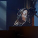 Helene Fischer Instagram - Feiert mit Shirin David @shirindavid und mir die Nächte durch🙌🏼 Hier kommt ein Mitternachts-Special für euch🎉 ATEMLOS In einer brandneuen Version! Happy 10th🍾