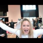 Helene Fischer Instagram – Der April bringt neue Energien mit sich⚡️
In ein paar Tagen sehen wir uns, denn ich hab‘ grünes Licht vom Arzt bekommen. Die Freude ist riesig!!!