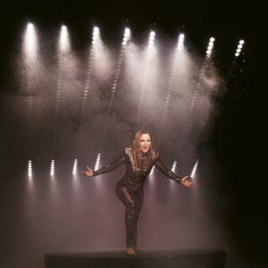 Helene Fischer Instagram - Wenn ihr "Im Rausch der Sinne" am Wochenende verpasst habt, dann könnt ihr euch den Musikfilm noch immer in voller Länge in der ZDF Mediathek anschauen. Danke für all eure bisherigen, tollen Reaktionen darauf. Das bedeutet mir wirklich viel. ⁣
🌈 ➞ https://h-f.link/im-rausch-der-sinne