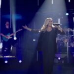 Helene Fischer Instagram – Wer „Ein Abend im Rausch“ verpasst hat, bekommt heute um 22:45 Uhr auf ProSieben, erneut die Chance in meine neuen Songs zu hören -live- und einer netten Talkrunde mit @stevengaetjen und mir zu lauschen. Ich hatte auf jeden Fall ne Menge Spaß und das hat man, denke ich, auch gesehen! #nullaufhundert #einabendimrausch