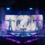 Helene Fischer Instagram – Was soll ich sagen…
Die Erinnerungen des letzten Jahres sind immer noch so präsent und ich werde wohl noch das ganze Jahr davon zehren, denn diese intensive Zeit mit euch hat schon jetzt einen ganz besonderen Platz in meinem Herzen.
Ich könnte heulen, während ich das hier schreibe…
Ich hoffe, ihr könnt sehen und spüren wieviel Passion und Liebe hinter dieser Show steckt.
Alles was ich liebe und mich ausmacht, ist für immer festgehalten!
An die vielen Fans, die die Show gesehen haben und mein wundervolles Team:
Dieses Werk hier ist mein Dank an euch! Das war UNSERE Show🤍
RAUSCH – Live 2023
Habt ALLE viel Spaß damit💥
📸: @sandraludewigofficial