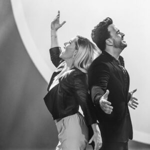 Helene Fischer Instagram - Kurzer Reminder: Im Rausch der Sinne - heute Abend 21:45 Uhr ZDF! 
Für mich das Schönste, was wir in letzter Zeit produziert haben. Wir haben Ebenen entwickelt, die es mir ermöglicht haben, mich nah und dennoch künstlerisch inszeniert zu zeigen. Dieser Film liegt mir wirklich sehr am Herzen - das solltet ihr nicht verpassen🤍#ImRauschderSinne