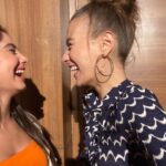 Helin Kandemir Instagram – Süpriz sonlu duy beni karışıık:)
Seviyorum çocuklaaarrr 🧡 @diziduybeni