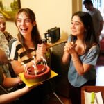 Helin Kandemir Instagram – Süpriz sonlu duy beni karışıık:)
Seviyorum çocuklaaarrr 🧡 @diziduybeni