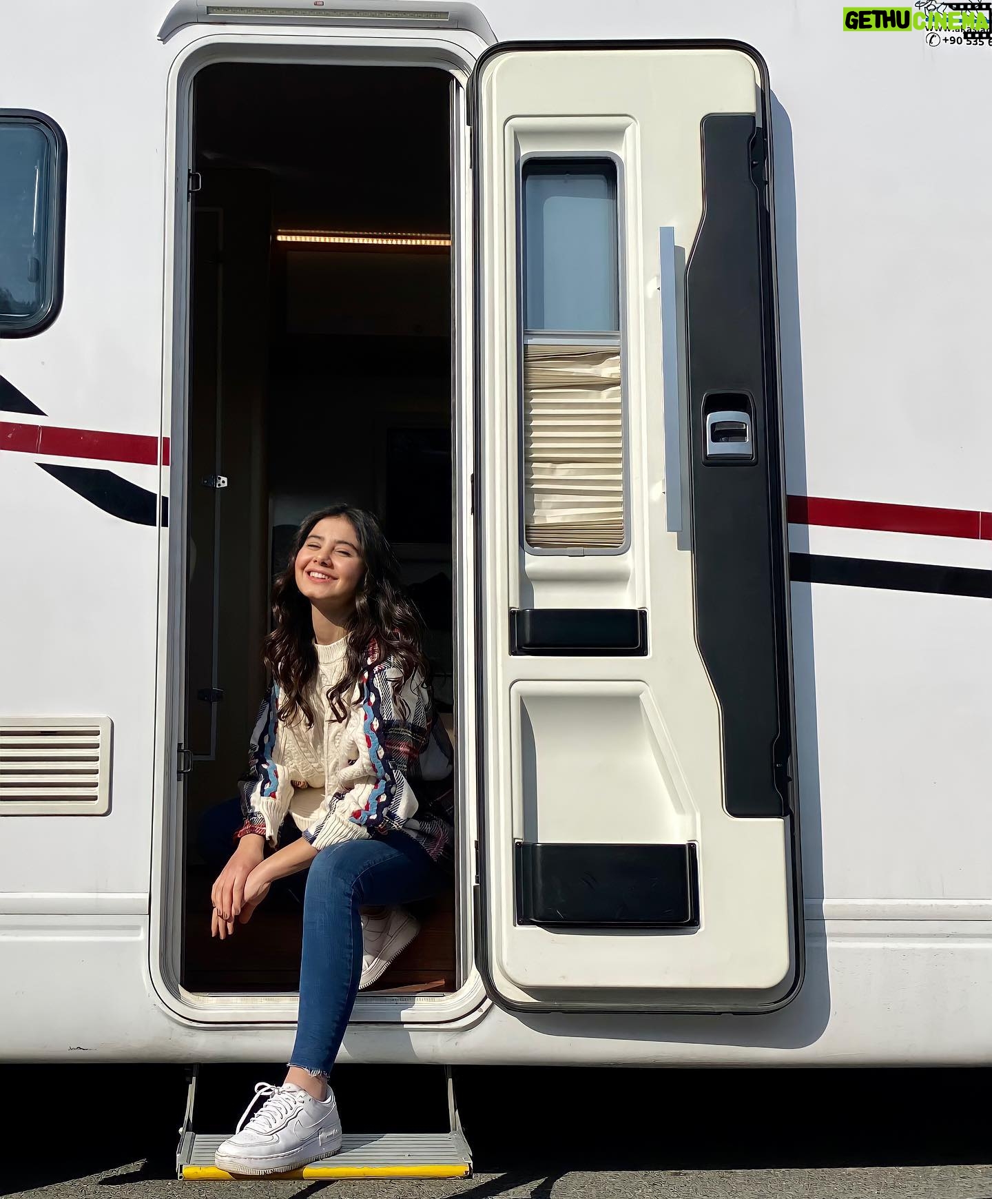 Helin Kandemir Instagram - Sabah 7.45 setine bu kadar mutlu uyanamaazsınn 💘💘