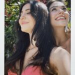 Helin Kandemir Instagram - Saçlarımızda deniz tuzu 🤍🌊🌻🥹💕