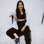 Helin Kandemir Instagram - Yine çenemiz ağrıyana kadar güldüğümüz bi çekim günü,ebet 🤍🕺🤍 📷: @sevgikesenn