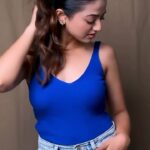 Helly Shah Instagram - #AD Ever so confident and ready with the @Niveaindia Pearl & Beauty Deo Roll On! ❤ My secret to smooth & beautiful underarms 🌟 Go sleeveless and show off that confidence with @Niveaindia Pearl & Beauty Deo roll on . #GoSleevelessWithNIVEADeoRollOn