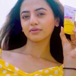 Helly Shah Instagram - #Ad Sunshine on my mind ☀️ Glow and lovely Brightening Sunscreen on my skin! ❤️ for a Brighter & Protected skin with Vitamin C and SPF 30. #BlockUVUnblockBrightness #GlowandLovely #actorlife