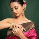 Helly Shah Instagram - Tumhe kaisi lagti hu ?? 🥰