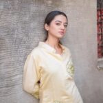 Helly Shah Instagram - Fifty shades of tiredness in this post 🤣 Outfit: @kaftanize_clothing Brand Pr : @socialpinnaclepr x @styling.your.soul Clicked by : @iam_rajinamdar