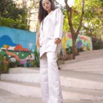 Helly Shah Instagram - Kuch nahi bas heels pehen ke thak gayi thi toh beth ke pose kar liya 🌝 Clicked by : @iam_rajinamdar Outfit: @labelrifatandyesha Styling: @styling.your.soul Brand Pr : @socialpinnaclepr