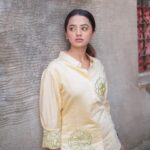 Helly Shah Instagram - Fifty shades of tiredness in this post 🤣 Outfit: @kaftanize_clothing Brand Pr : @socialpinnaclepr x @styling.your.soul Clicked by : @iam_rajinamdar