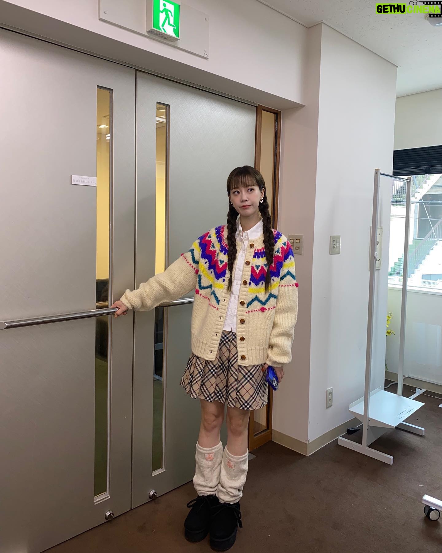 Heo Young-ji Instagram - Tokyo! あしたもよろしく✌️