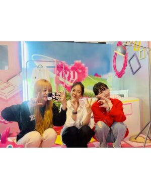 Heo Young-ji Instagram - 그대들은 L.O.V.E❤️ 
#LOVE #LOVE챌린지