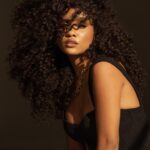 Heslaine Vieira Instagram - Entrevista pra @lofficielbrasil ✨ Obrigada pelo carinho 🤍 Link nos stories Créditos: Fotos: Vinícius Mochizuki (@viniciusmochizuki) Assistência de fotografia: Rodrigo Rodrigues e Josias Vieira Stylist: Patrícia Bastos Beleza: Titto Vidal