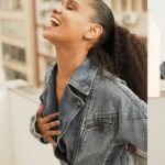 Heslaine Vieira Instagram – sequência all jeans de uma sessão que eu amo 💙

Fotos: @viniciusmochizuki 
Stylist: @da.rocha_gustavo 
Beleza: @walterlobato_ 
Assitência de beleza: @matheuseduardx