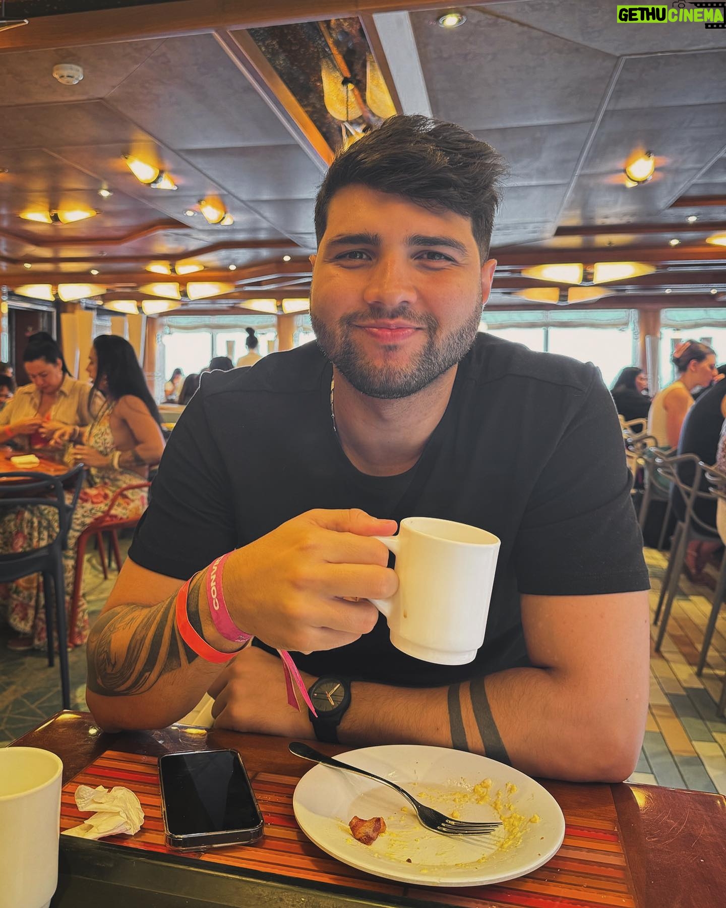 Heslaine Vieira - 9.1K Likes - Da última semana de férias ✨
@priscilacoellen 🤍