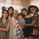 Heslaine Vieira Instagram – Um 10 para AS FIVE da @colunaplay ♥️
Todo o amor e dedicação intensa em 7 anos para dar vida a essas cinco amigas trouxe muita coisa boa! Tenho muito orgulho de nós e muita gratidão por cada pessoa envolvida.

Esse não é mais um trabalho, é também nossa história. Nossa caminhada artística, pessoal e profissional durante esse processo que nos fez crescer muito! Todo mundo que passa por essa série deixa um pouquinho de si. As five serem construídas por todos esse coletivo me deixa muito feliz. Quanta coragem, verdade e vontade!
Obrigada obrigada e obrigada ✨ Foi lindo!

Assista no @globoplay a 3ª e última temporada de AS FIVE 🥹 #AsFive