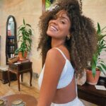 Heslaine Vieira Instagram - Dia de princesa cuidando do cabelão novo ✨ @nelmaveo é uma fada