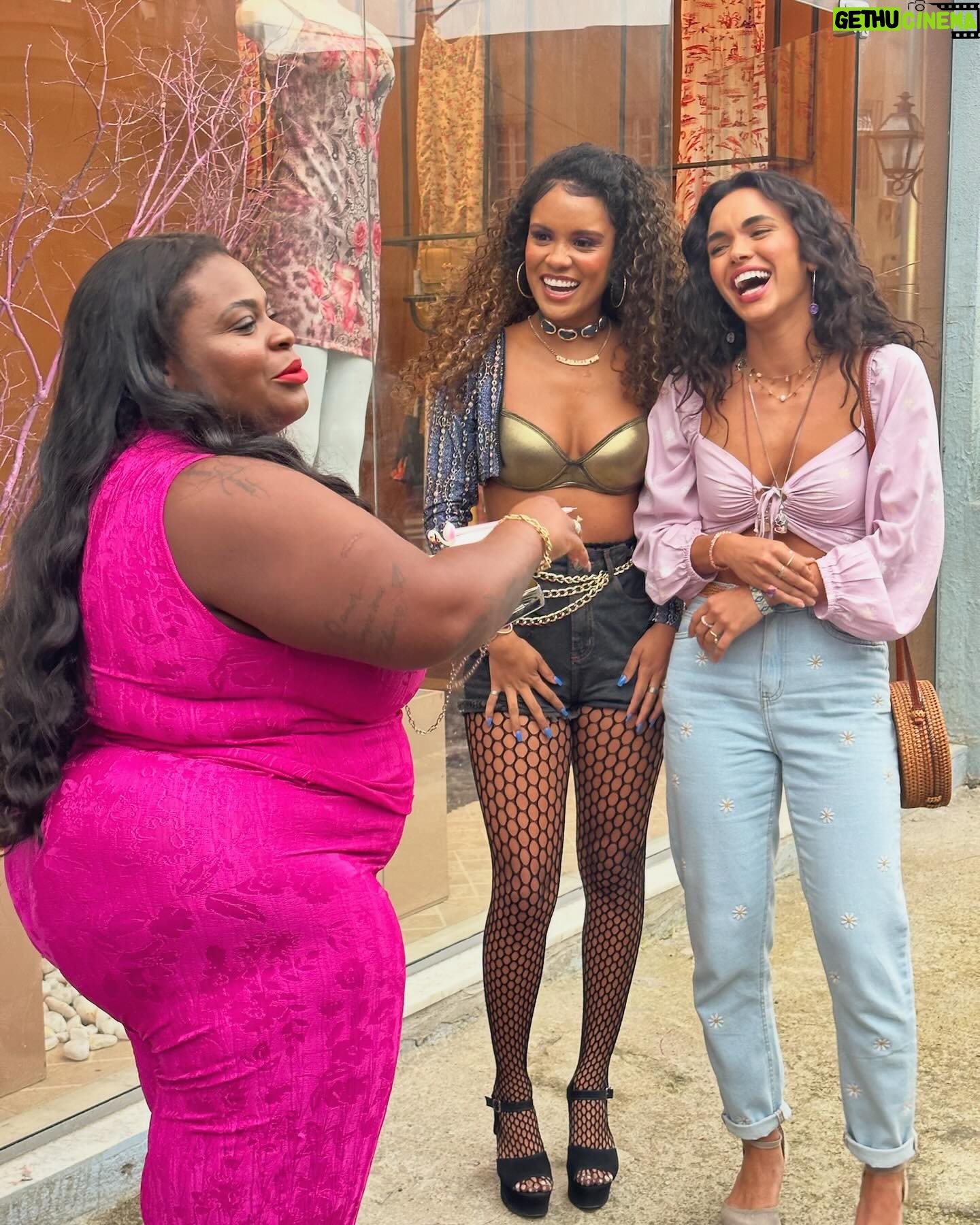 Heslaine Vieira - 9.4K Likes - Soraya
Você era tudo que eu queria e precisava nesse momento da minha vida. Como eu pude me divertir enquanto atriz
Quantas pessoas maravilhosas eu conheci
Quantas aventuras nós vivemos juntas
E que grandes desafios passamos
Foi divertido conviver com você
Nesse álbum falta tanta gente que eu tenho admiração e que foram importantes pra Soraya e pra Heslaine
Mas aqui fica minha gratidão a todos que ajudaram a contar essa história
Um abraço apertado meu ✨♥️
Vamosss de férias bbs
Nosso grande time OBRIGADA 🙏🏾
@gustavoreiz @lucianepreis @_joaobrandaoo @michelcarvalhos @juperes @recorrea @ze_dassilva @ricardolinharesreal
@fabriciomamberti @adrianomelo1 @cadufranca @nribas @sabernardo @hermetrica @fernandonipper @de.costa @taynatanaka @gabriel.tolstoy @joaostefanello
@fridarichterr @daniciminelli @borachico @dwierman
@flaviaazevedopereira @julianamendesmakeup @guga.rebelo @renatinhasmoreira @andrehorta21