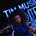 Heslaine Vieira Instagram – Hoje foi uma noite muito carioca 💙✨ Energia incrível desse festival icônico do Rio. E ainda tem muito show por aqui! No TIM Music Noites Cariocas #AMúsicaNãoPara 

#publi