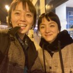Hikari Mitsushima Instagram - 2023 : Feb / Paris🇫🇷 Louvre モナリザと３ショットの日が来るとは！ My best friend always takes me to the outside world. Now it's my turn to take you on a journey ! I met her when I was 13 years old. She fulfilled her dream. She's a hair and makeup artist and the owner of a beauty salon. ' Merci pour tout ' ❤️